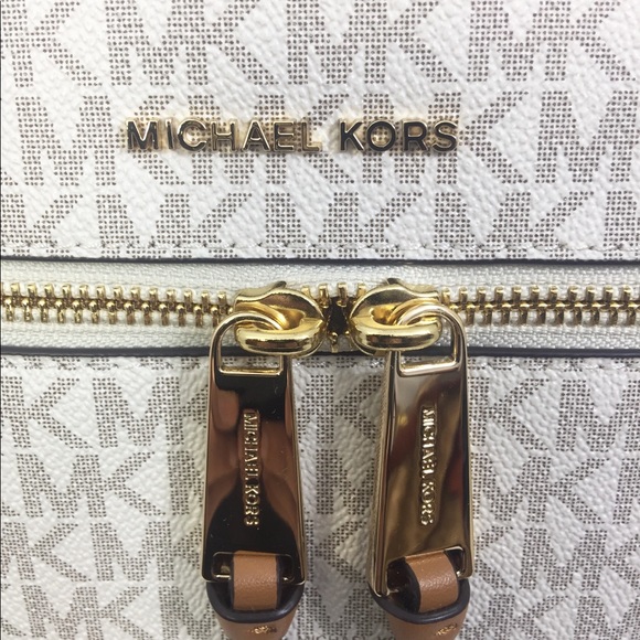 Michael Kors Rhea Zip MD Slim Sig Backpack. - Picture 5 of 11